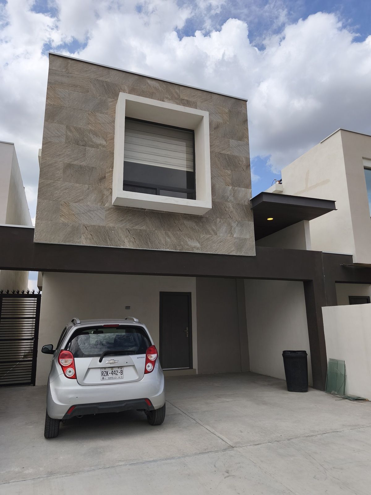 2 de 28: Fachada
