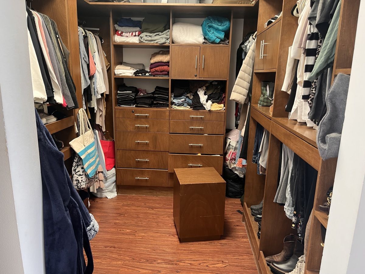 23 de 26: Vestidor 2 recámara principal