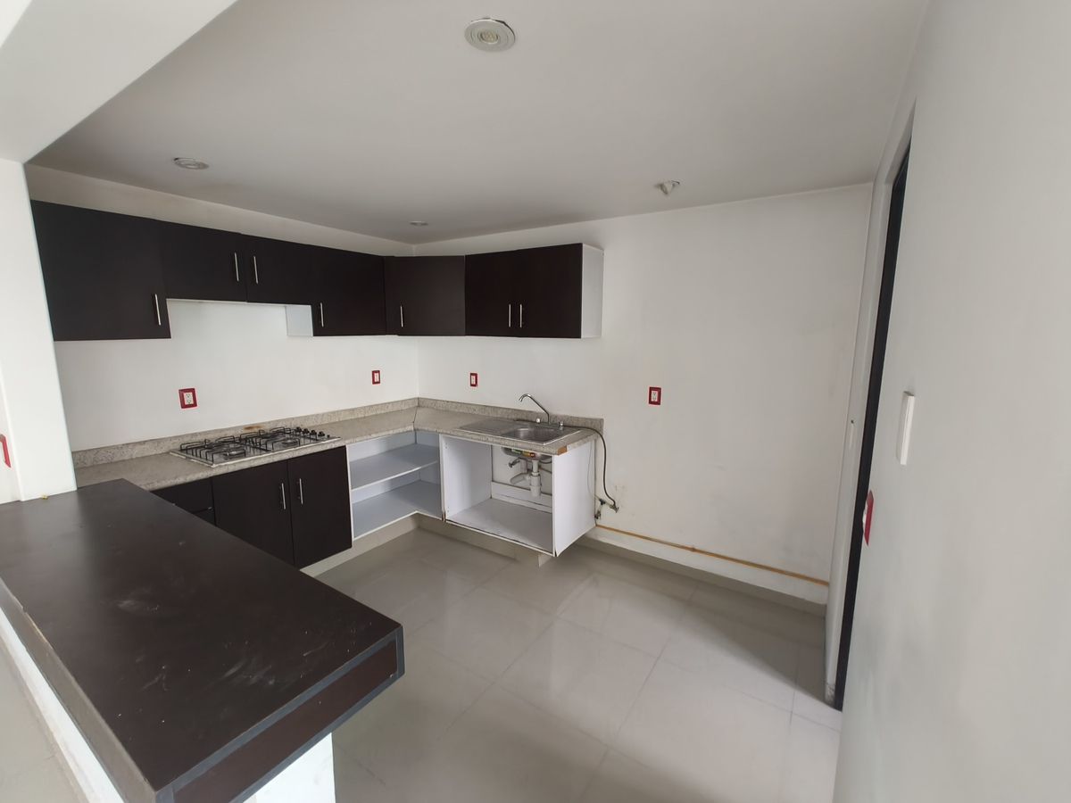 1 of 9: https://assets.easybroker.com/property_images/5385522/930782