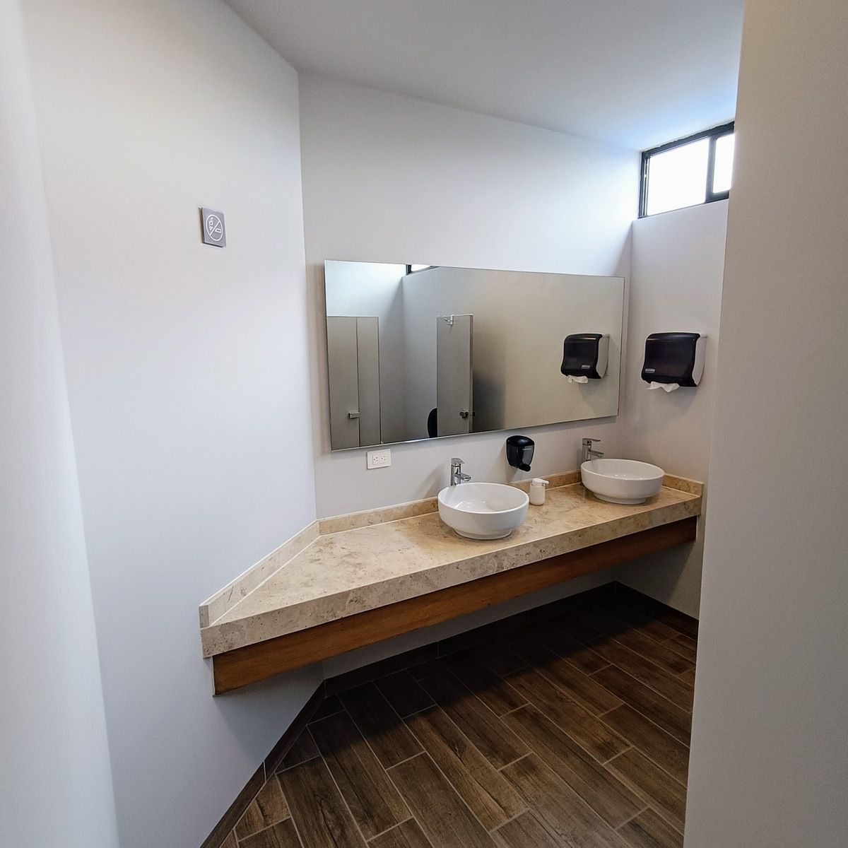 4 de 19: BAÑOS