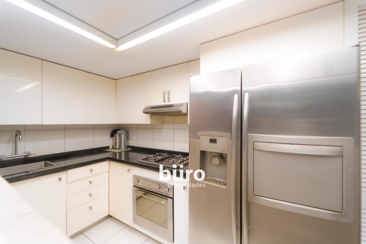 25 de 32: Cocina complementaria de servicio