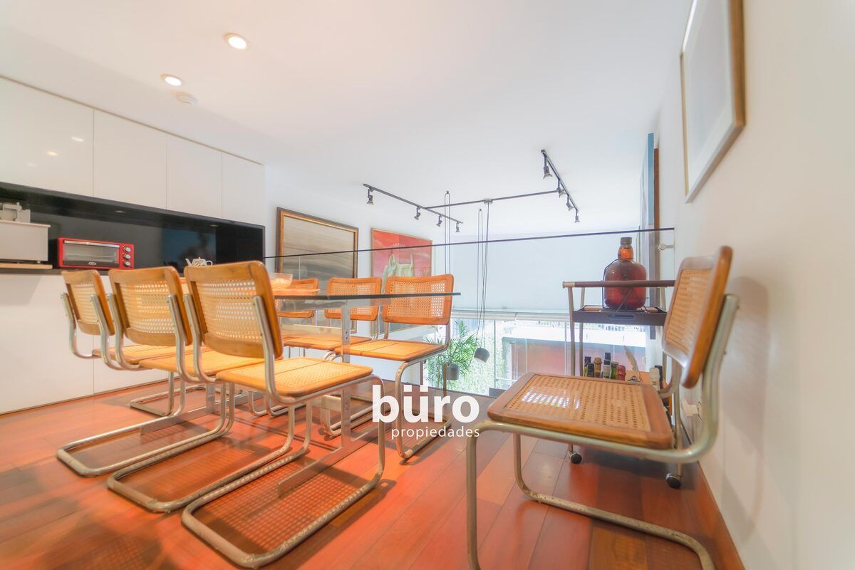 24 de 32: Comedor de diario elevado