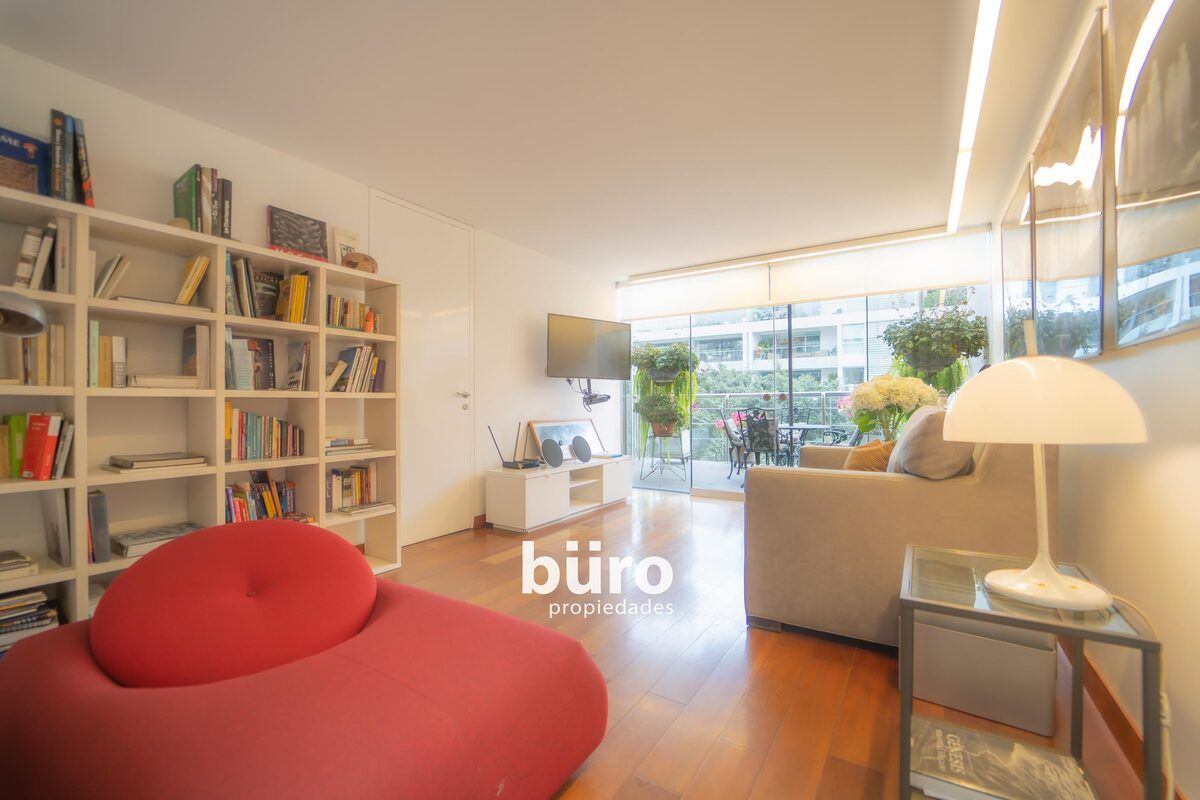 18 de 32: Sala de estar o family room