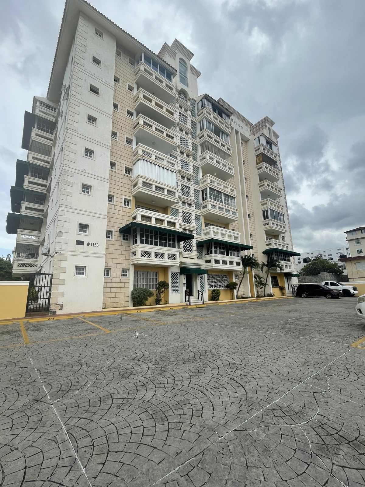 1 de 17: Fachada Edificio