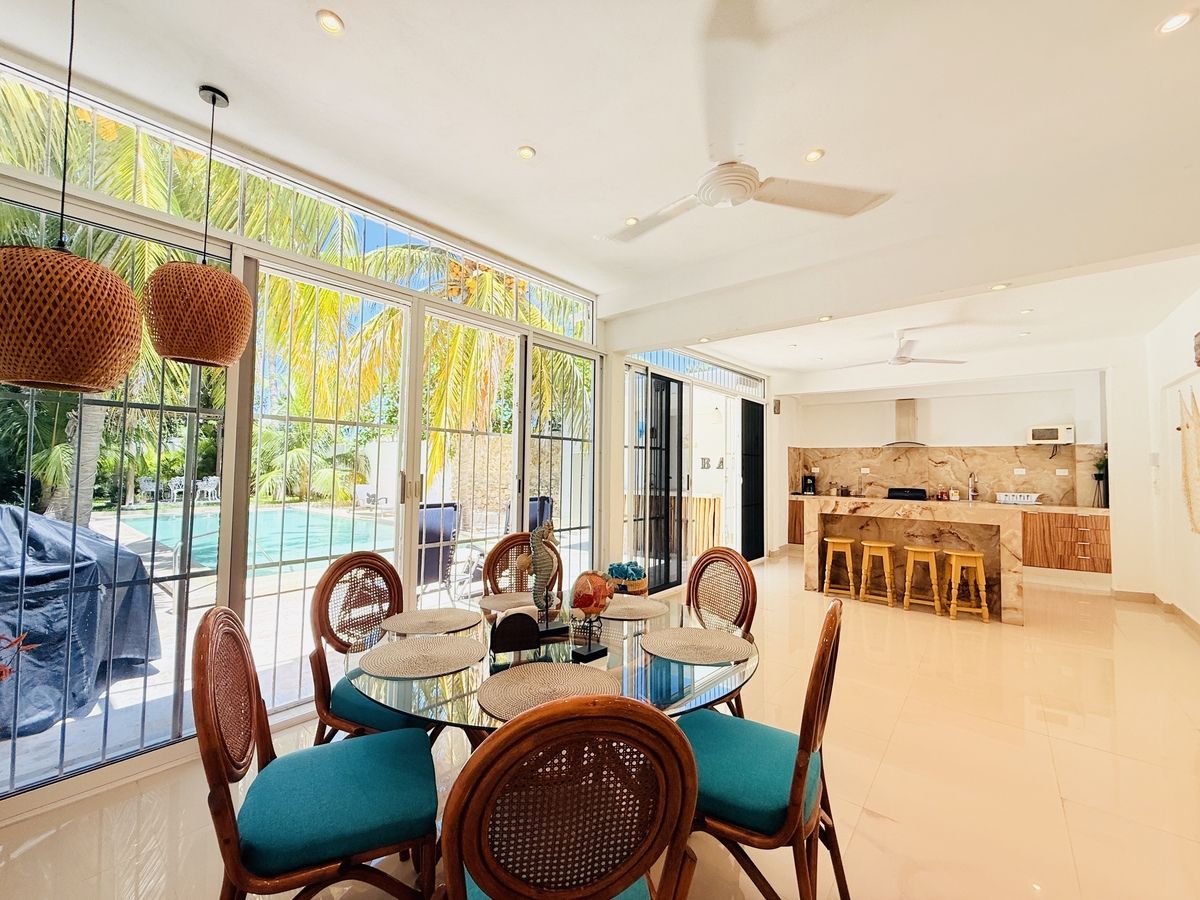 1 de 12: Comedor y Cocina