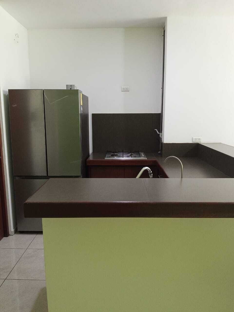 6 de 23: Cocina con barra