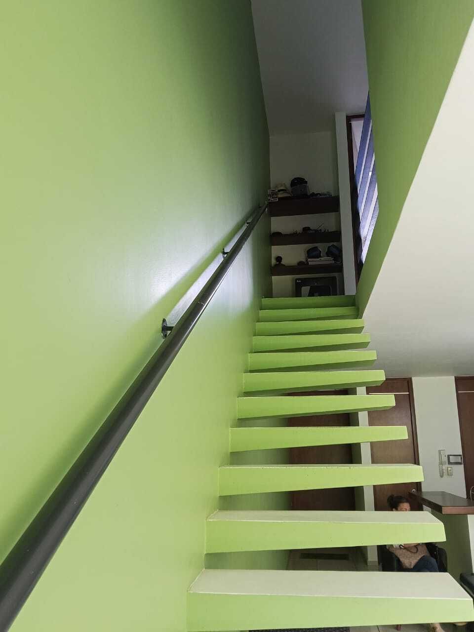 8 de 23: Escalera P.A.