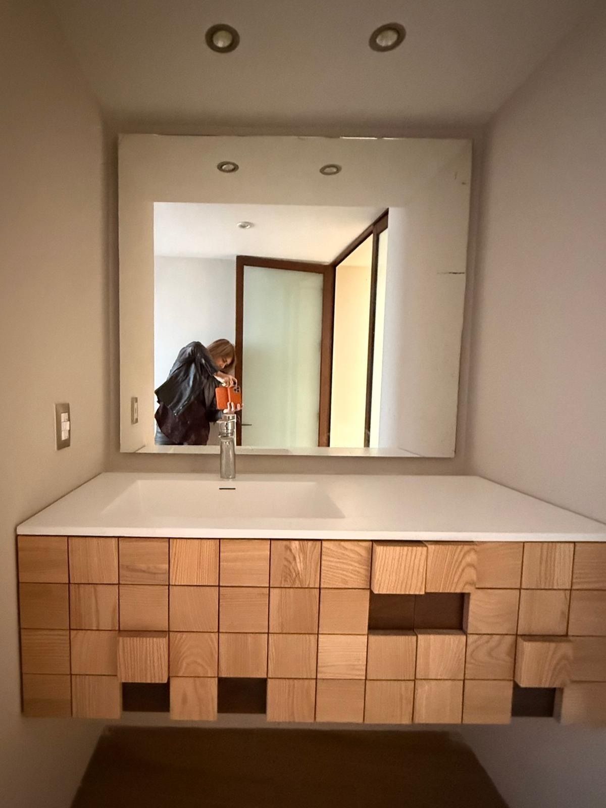 5 of 9: Baño
