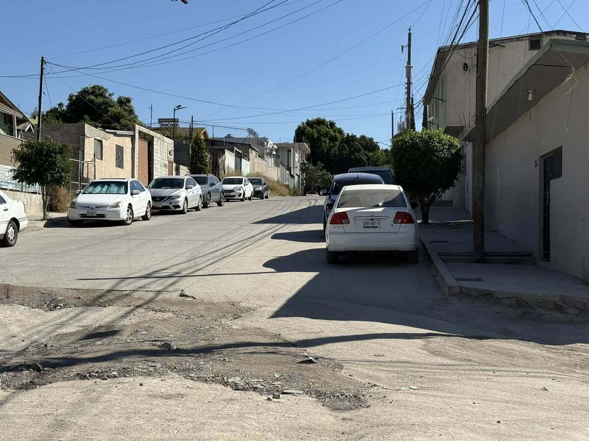 3 of 6: Calle Ocho que sale al Bulevar Cucapah