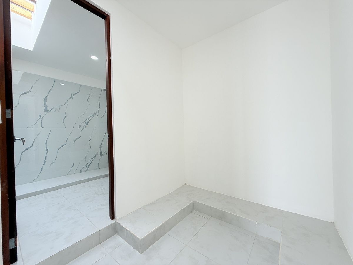 9 de 11: Closet Vestidor, Habitación Principal