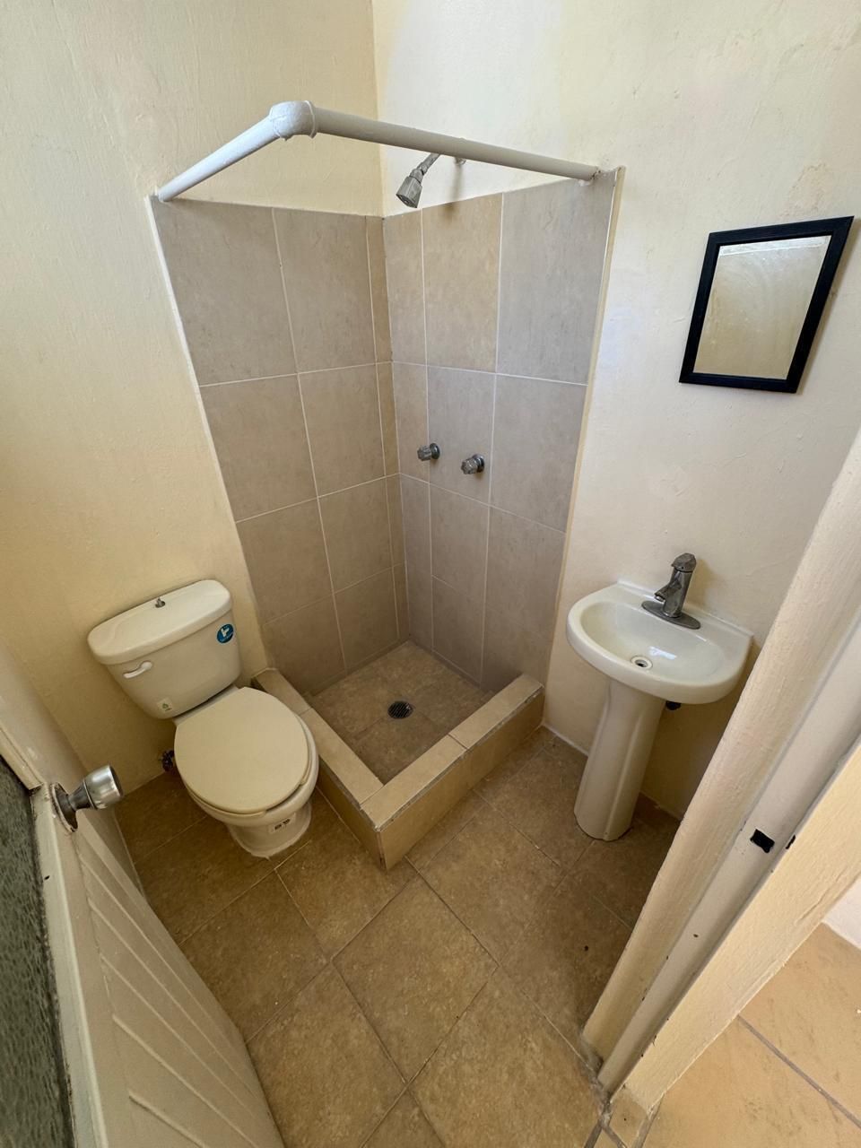 BAÑO DE SERVICIO, foto 27 de 30