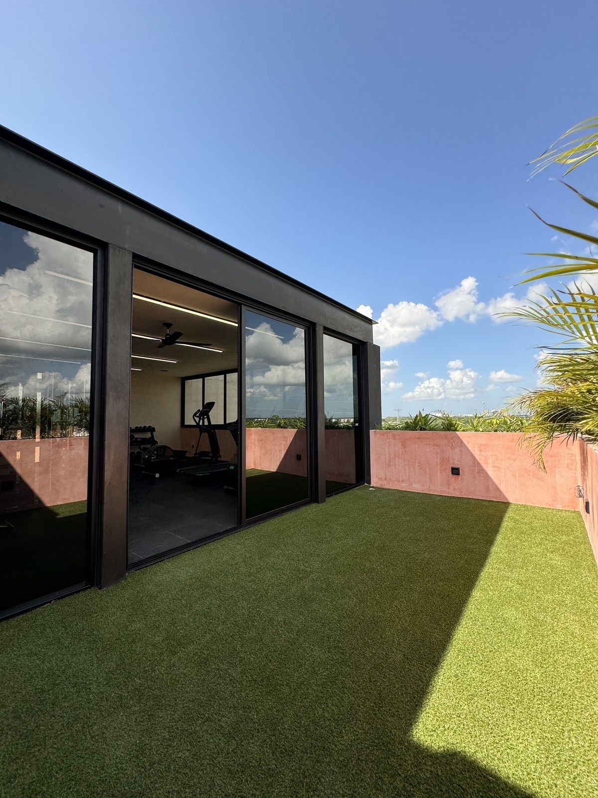 37 de 41: Terraza Gym