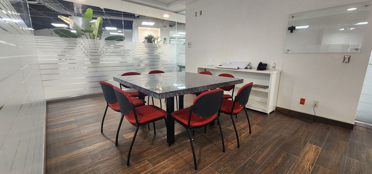 9 de 24: sala de juntas