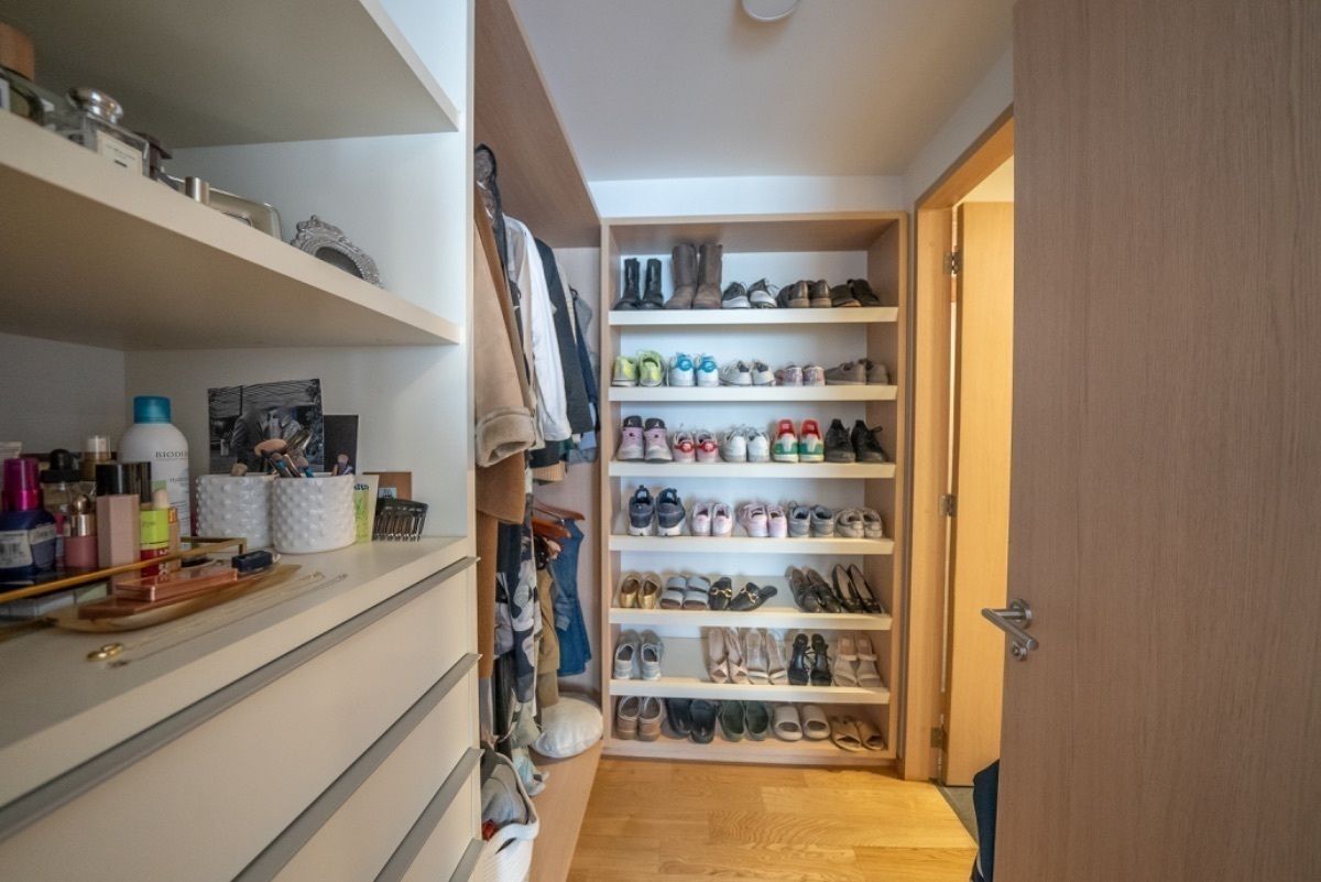 10 of 10: Closet