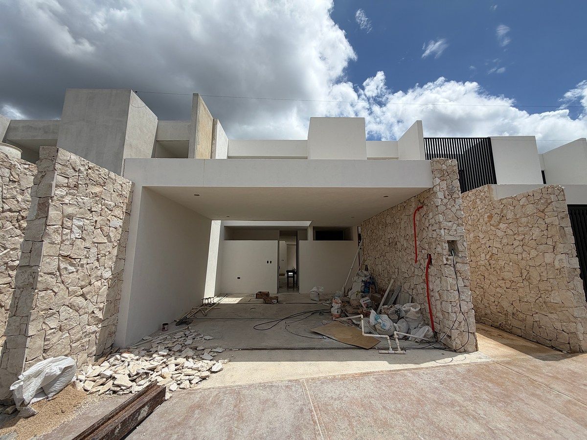CASA EM MAREA HOMES TEMOZON NORTE, foto 1 de 12