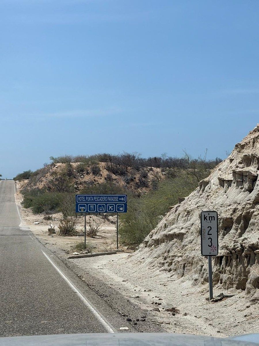 Acceso desde carretera Los Barriles, foto 3 de 17