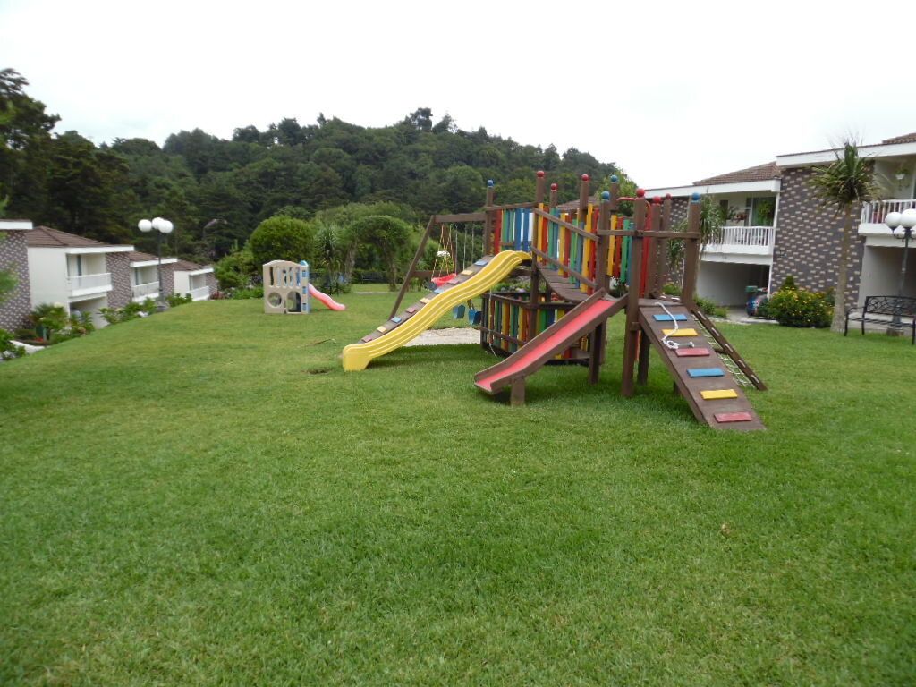 3 de 21: Amplias áreas verdes y juegos infantiles