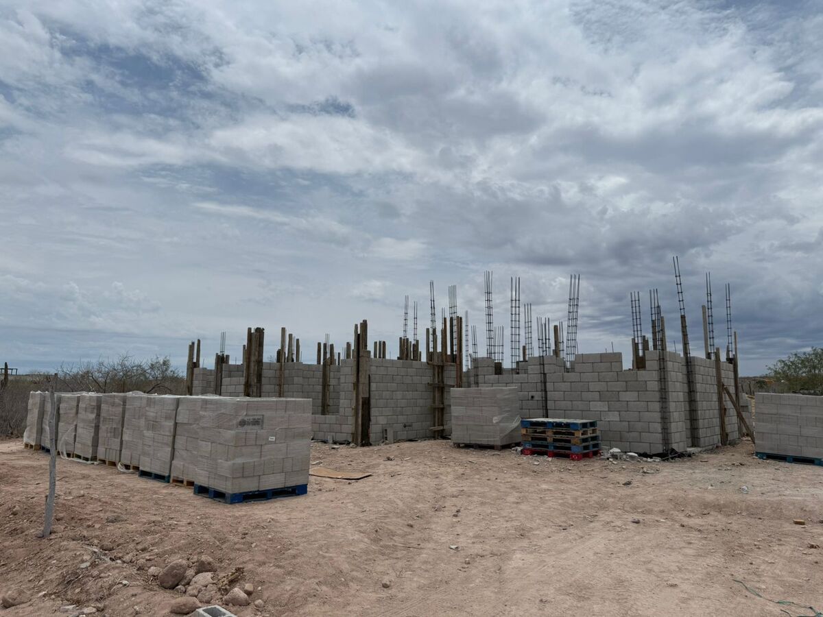 3 of 16: Casa en pre-construcción