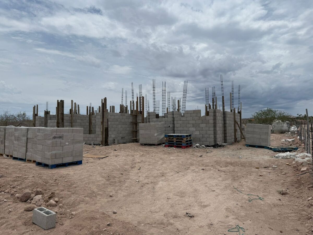 5 of 16: Casa en pre-construcción