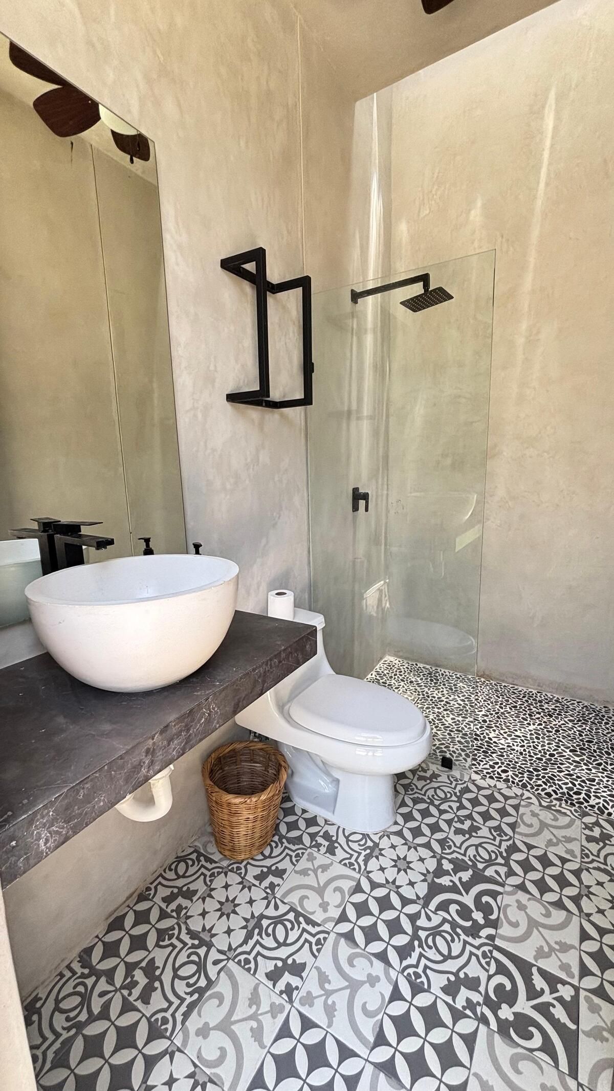 34 de 36: baño completo del área de alberca