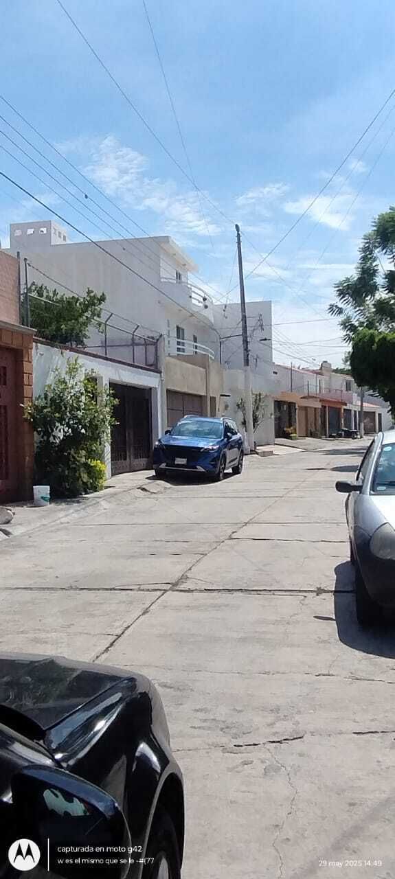26 of 26: calle