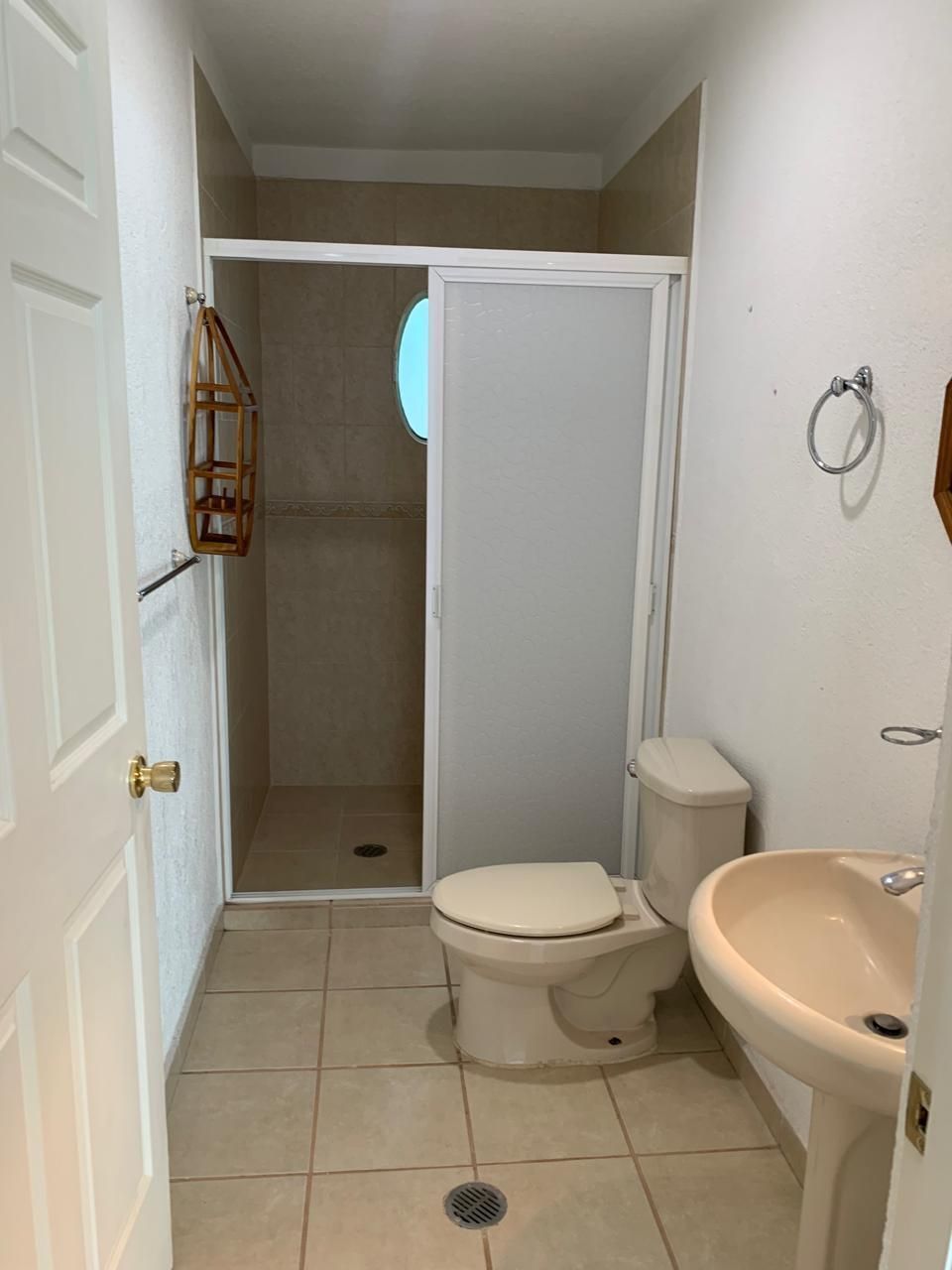 15 of 26: baño