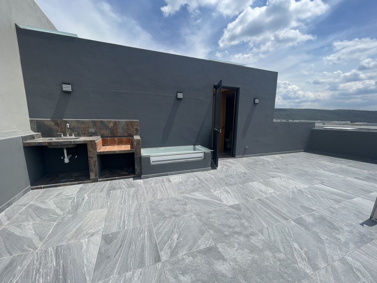 13 of 18: Roof