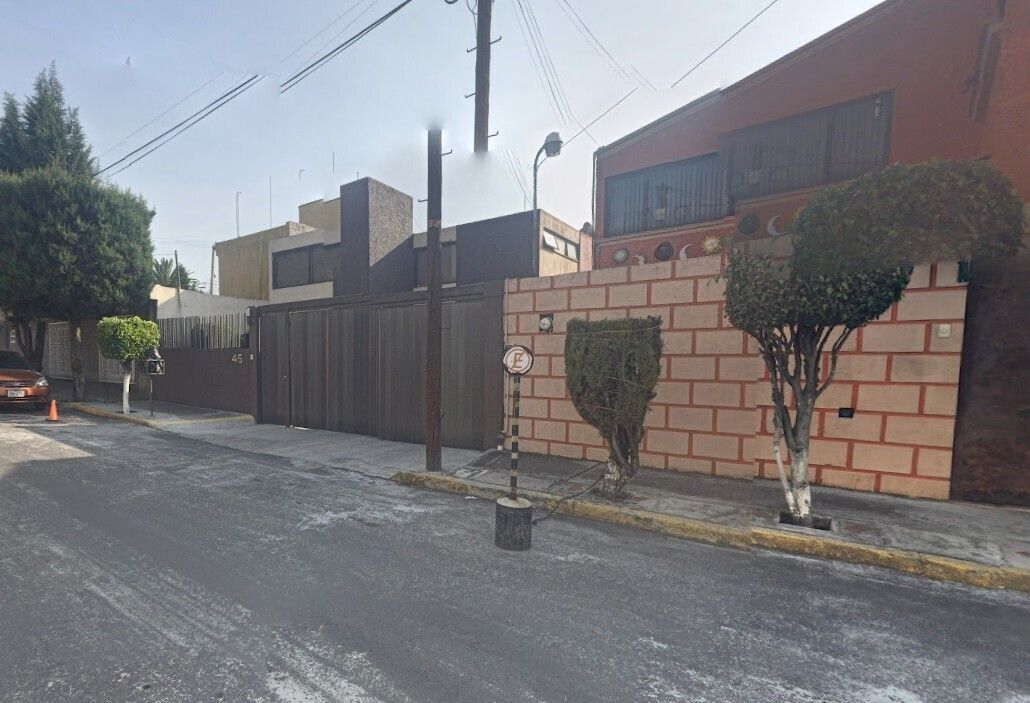 6 of 11: Zona Residencial