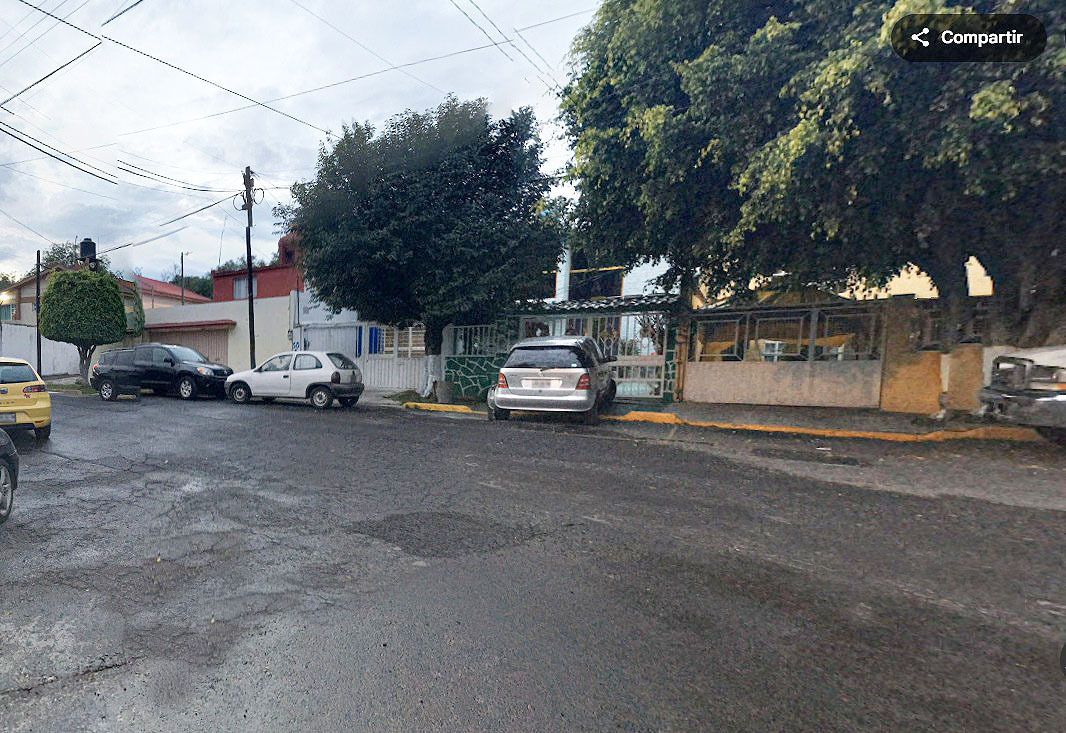 8 of 11: Zona Residencial