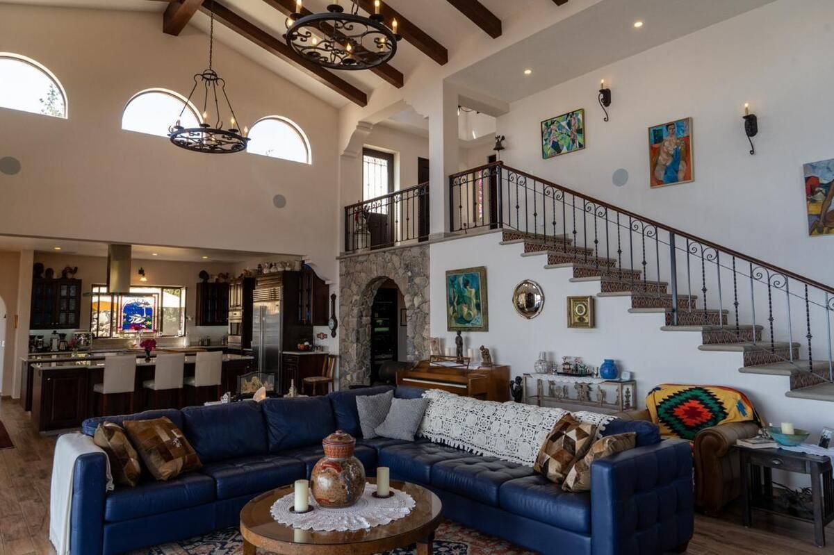 3 de 38: Casa en Venta en Chapala Sala