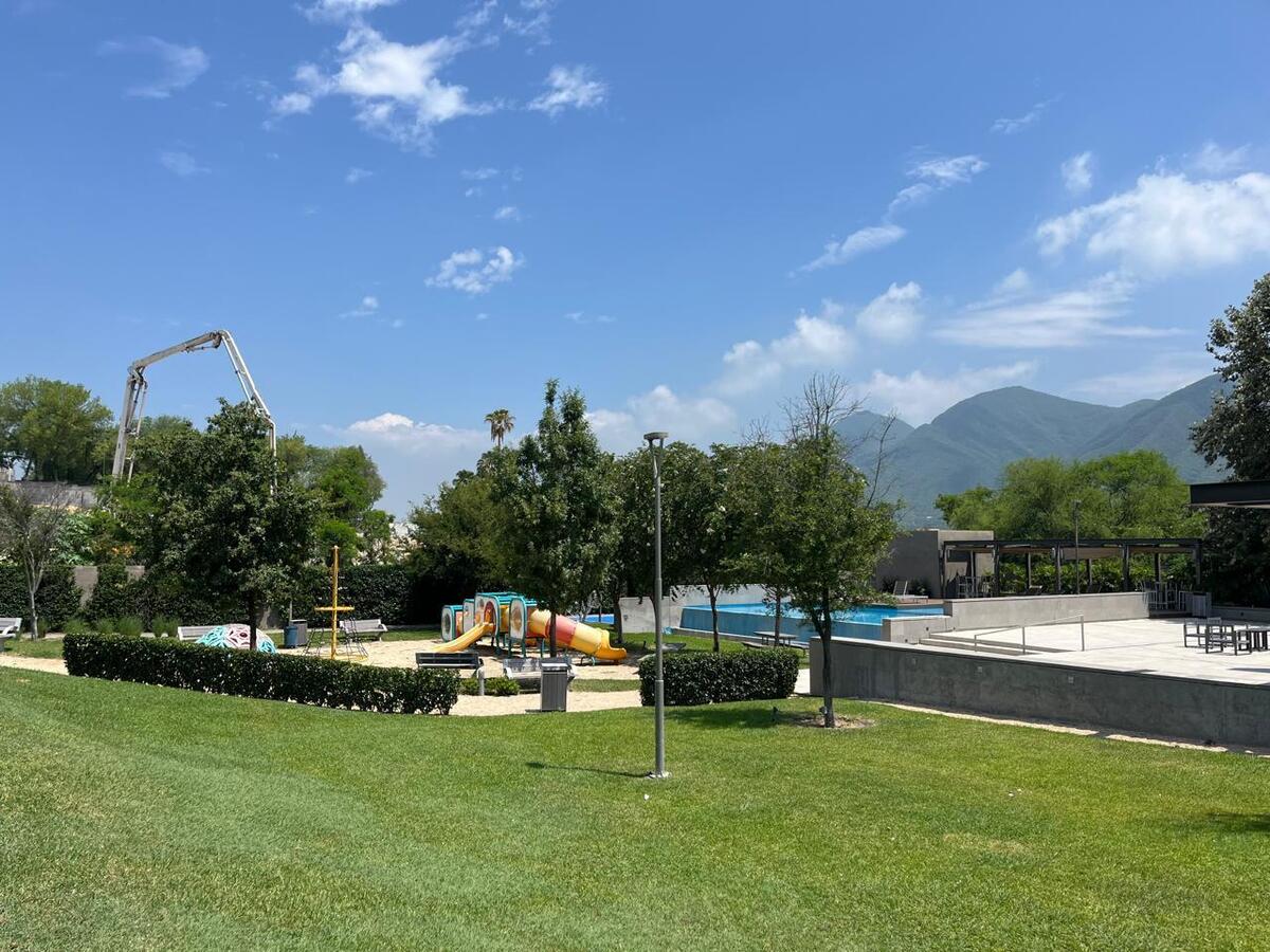 16 de 22: area-comun