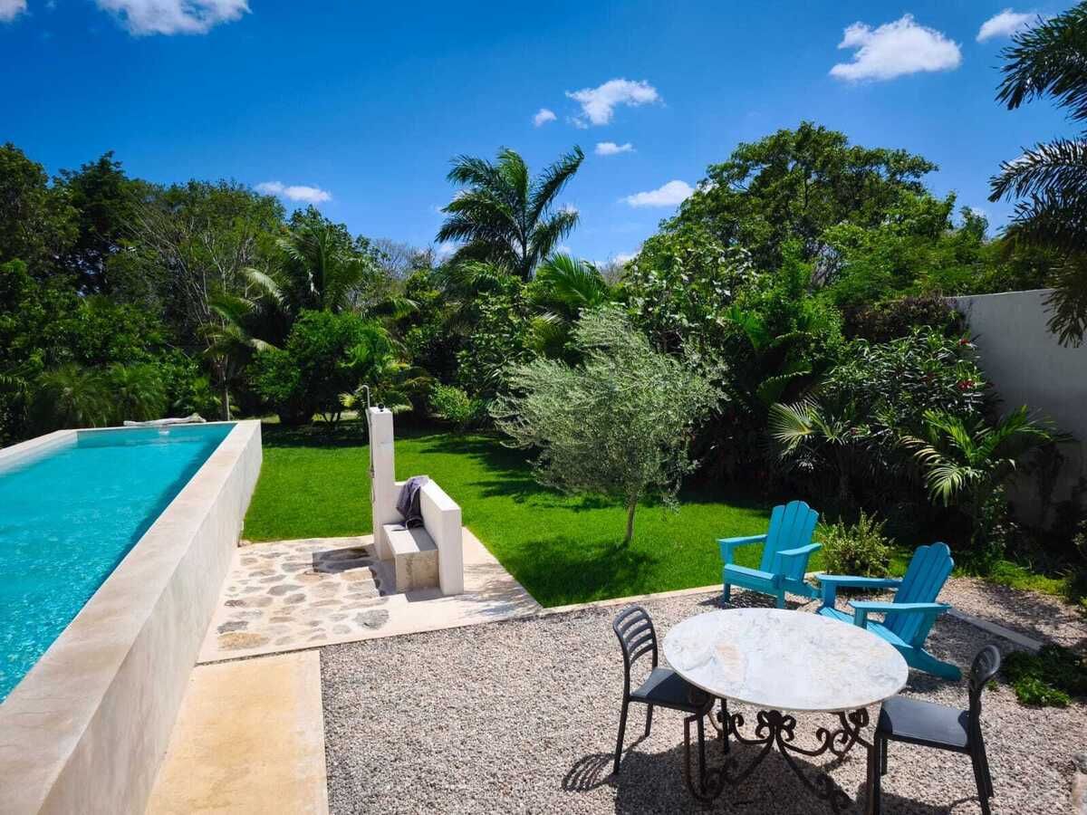 22 of 28: Jardines