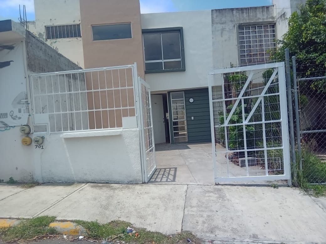 1 de 12: Fachada principal