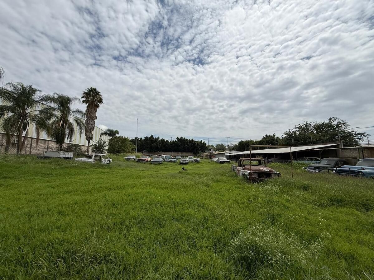 🏗️ Terreno Comercial en Venta – Esquina en Artesanos y Gobernador Curiel - foto 2