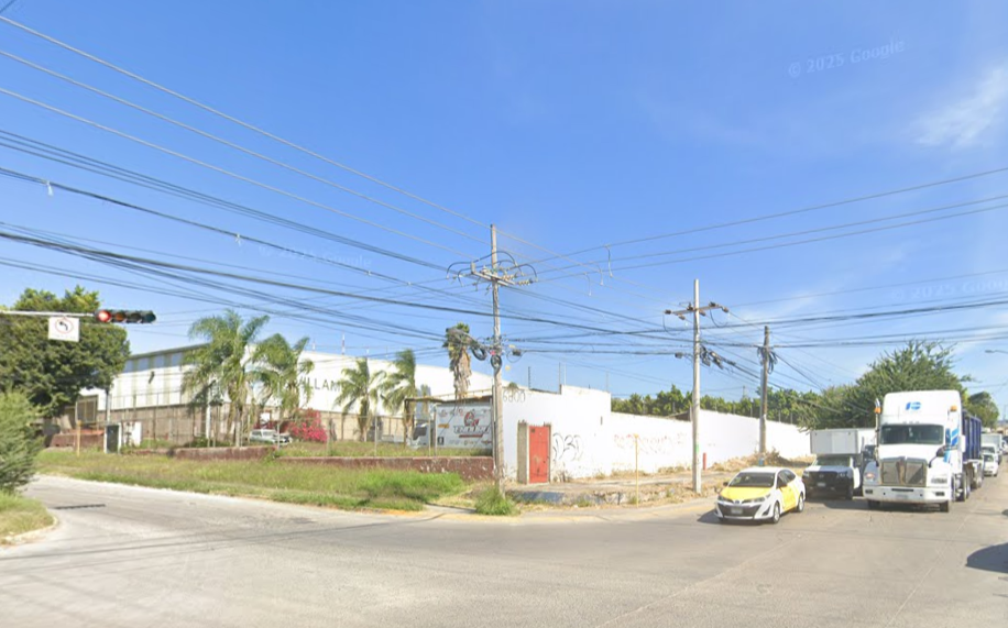 🏗️ Terreno Comercial en Venta – Esquina en Artesanos y Gobernador Curiel - foto 1