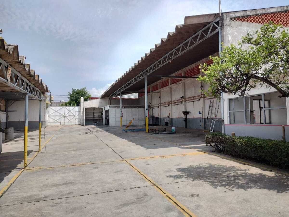 1 of 20: Taller Automotriz Renta, Cuernavaca