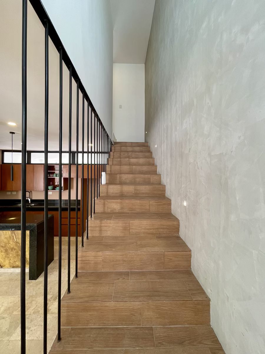 13 de 29: ESCALERA A PLANTA ALTA