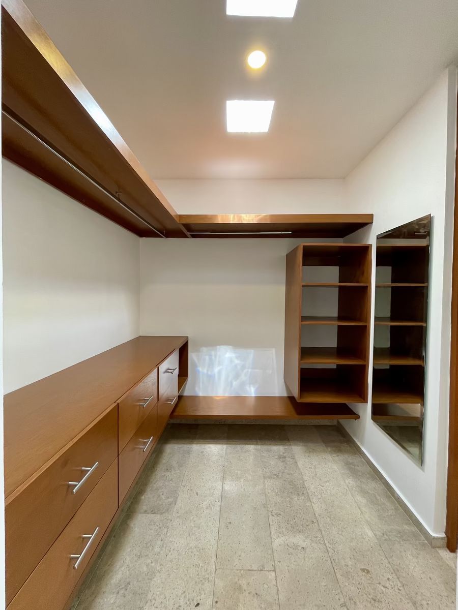 20 de 29: CLOSET PPAL