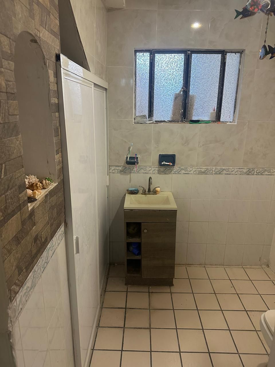 3 of 17: BAÑO COMPLETO PB