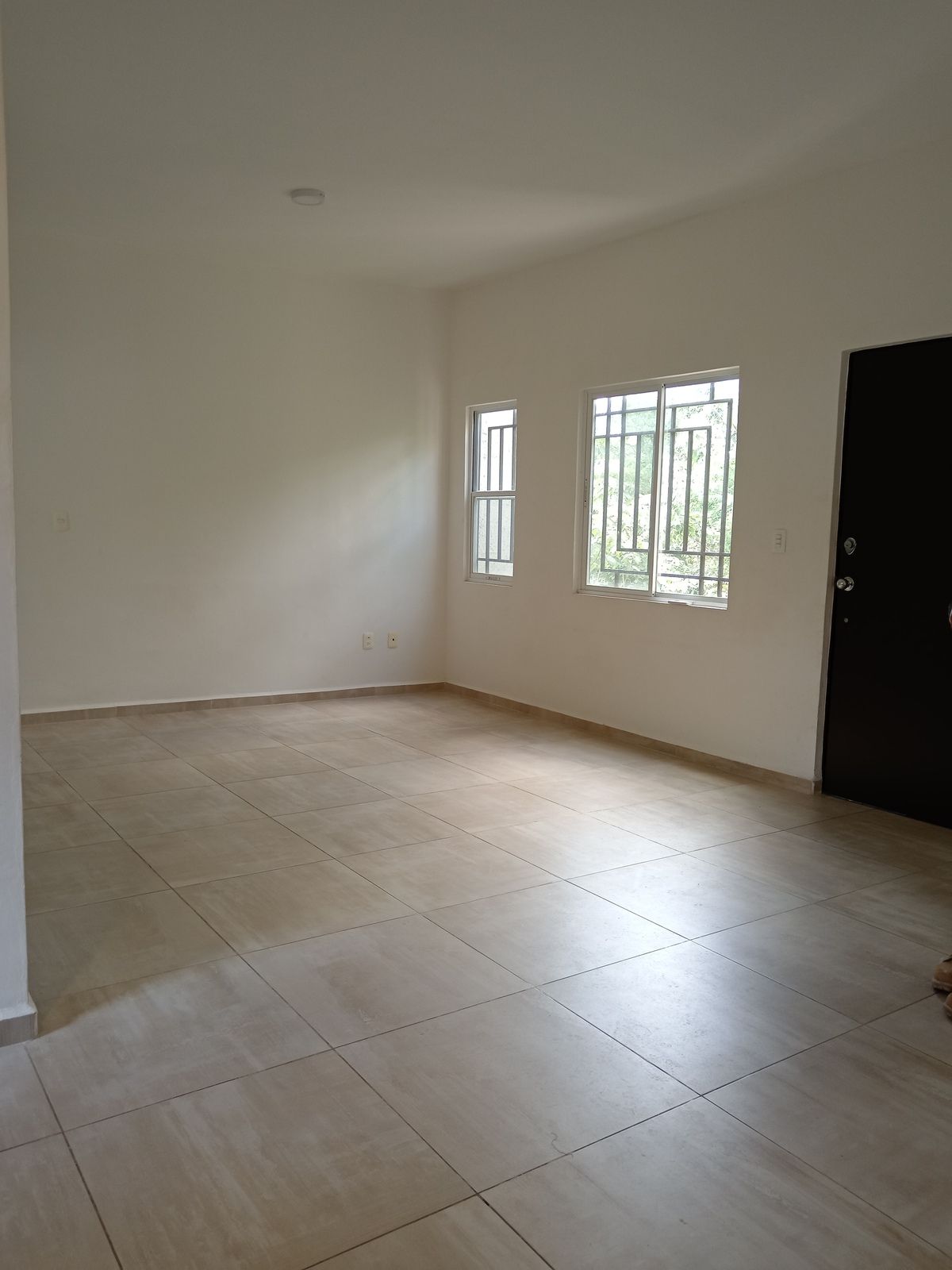 4 of 11: Sala
