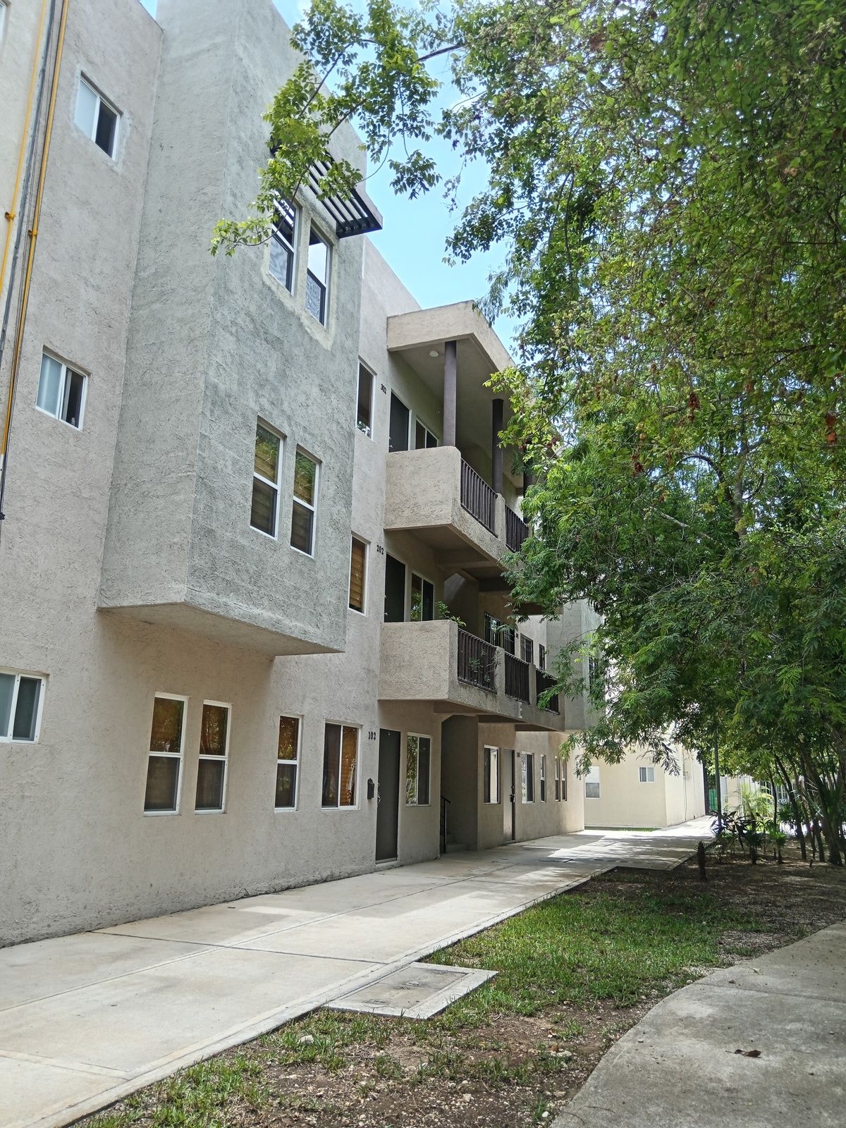 9 of 11: Fachada del edificio