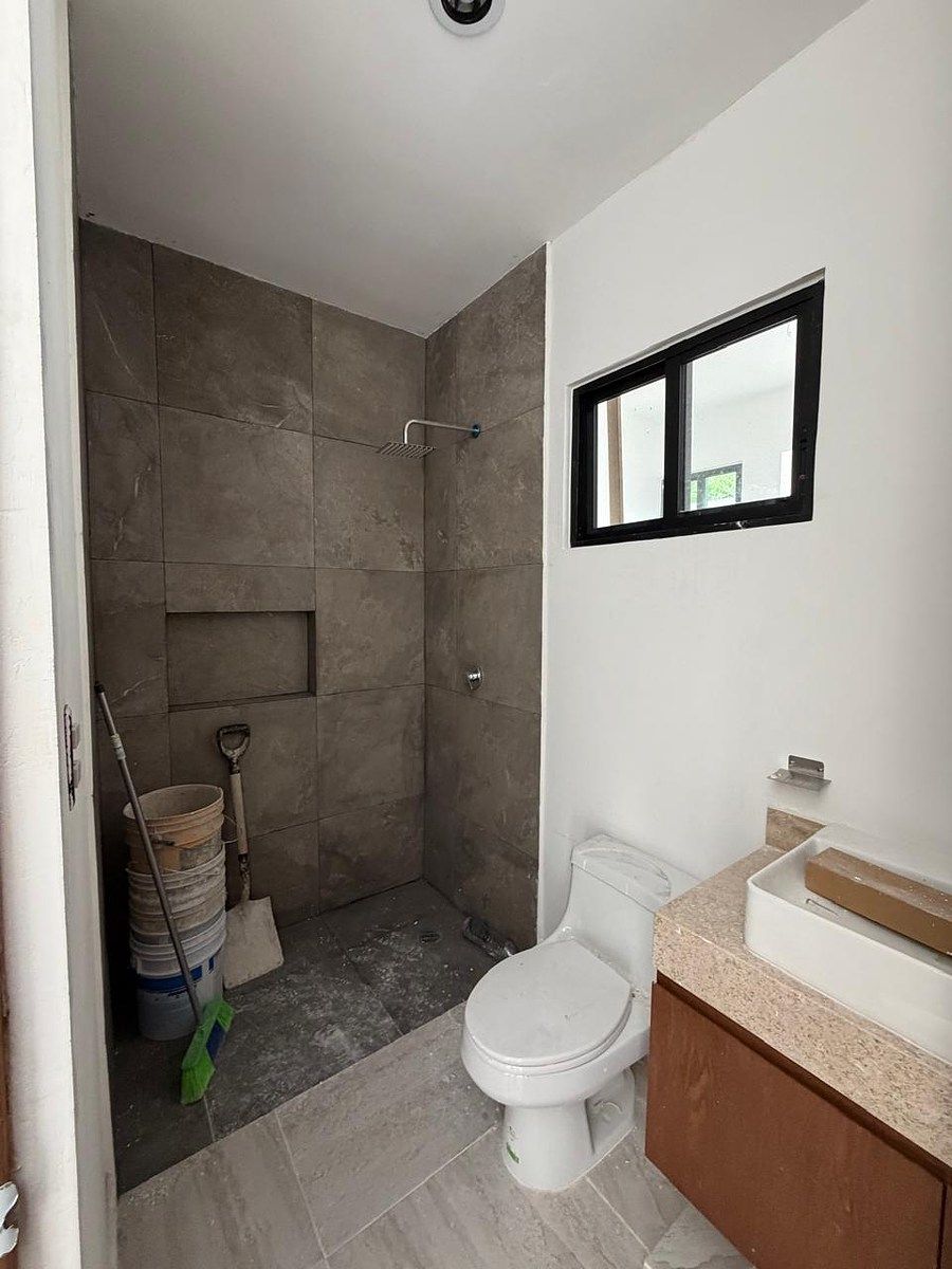 8 de 16: Baño Recámara en Planta Baja