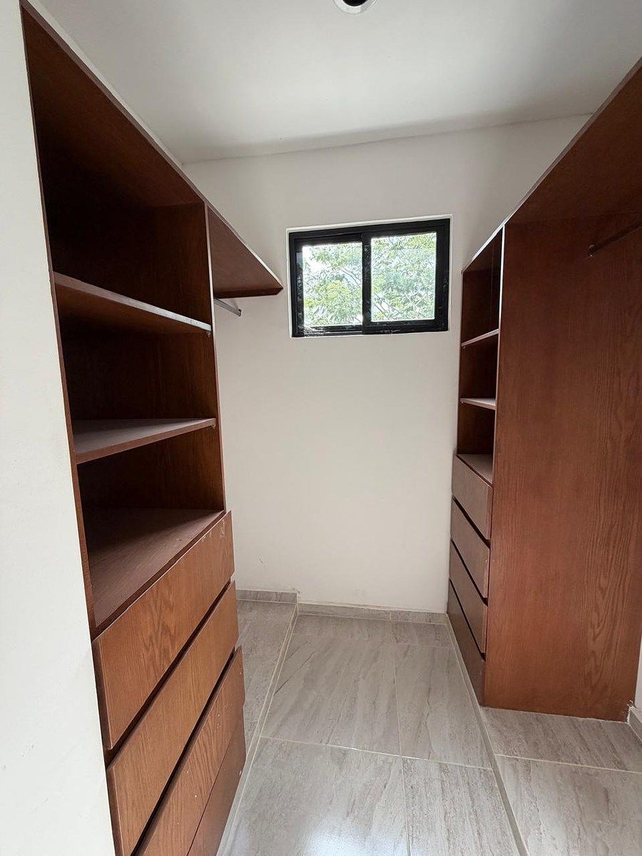 13 de 16: Closet Tercera Recámara