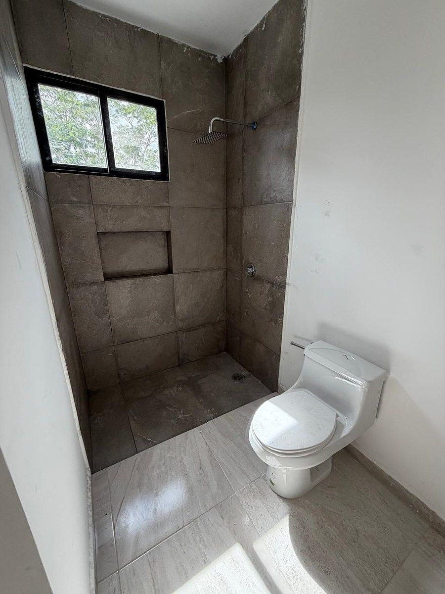 14 de 16: Baño Tercera Recámara