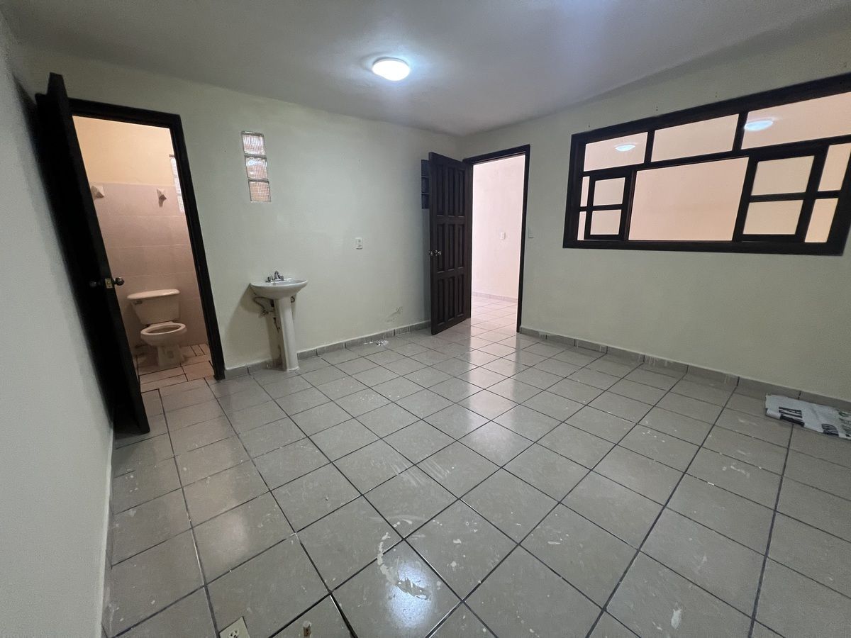 1 de 8: Interior del consultorio