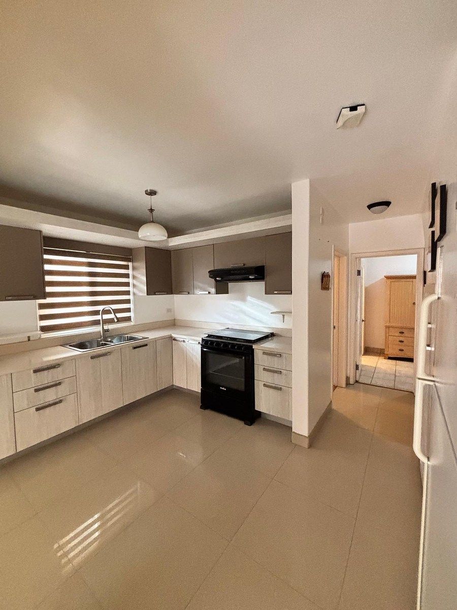 ⸻  🏡 ¡Vive con comodidad y Seguridad en La Perla Residencial! 8