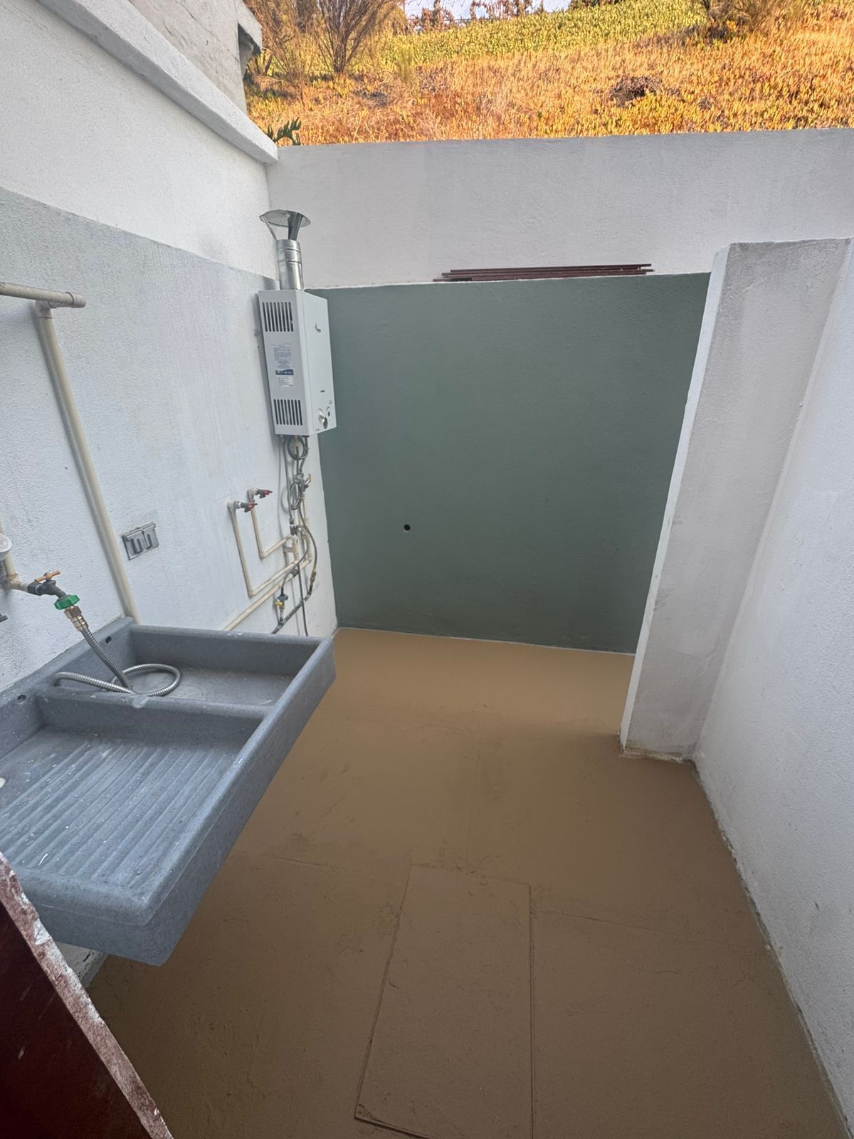 5 de 17: Área exterior para Lavadora/Secadora
