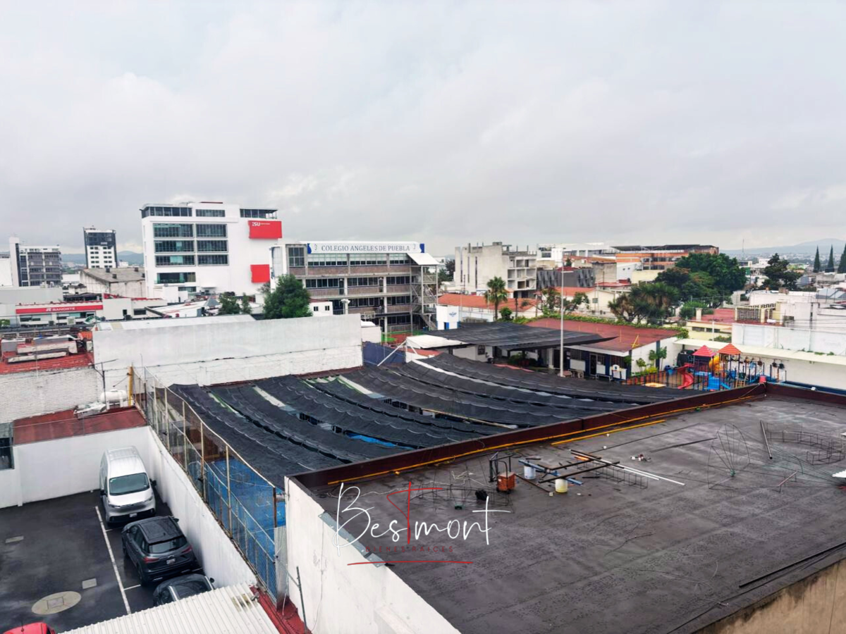 4 of 13: Vista de la oficina