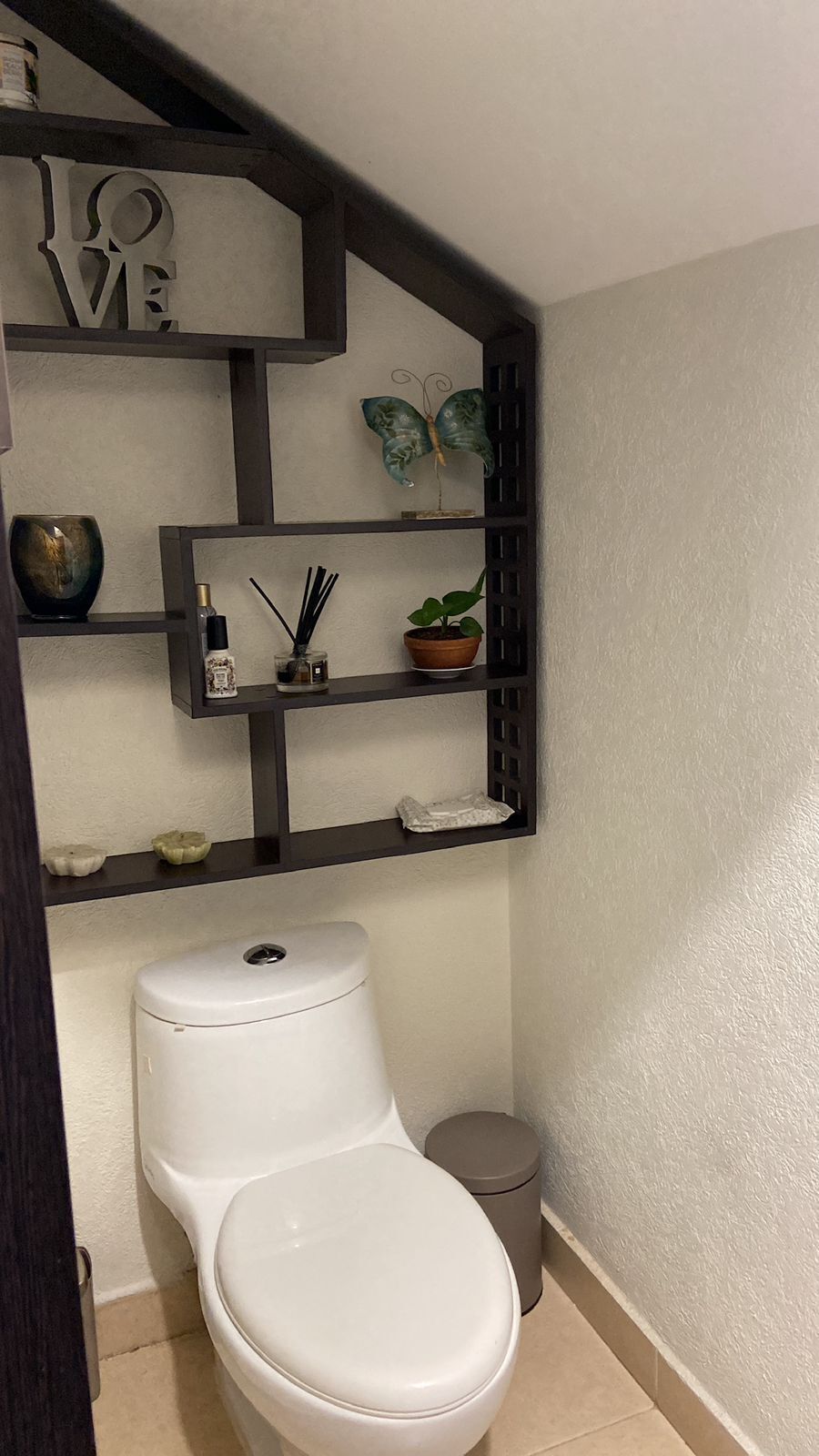 19 de 19: medio baño de visitas