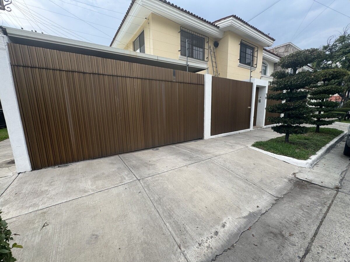1 of 8: Casa en Venta en Lomas Altas